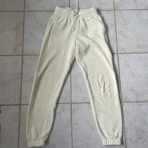 Aritzia sweatpants